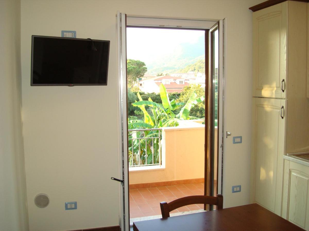 Guest House Mare E Luna Fiumefreddo Bruzio Bagian luar foto