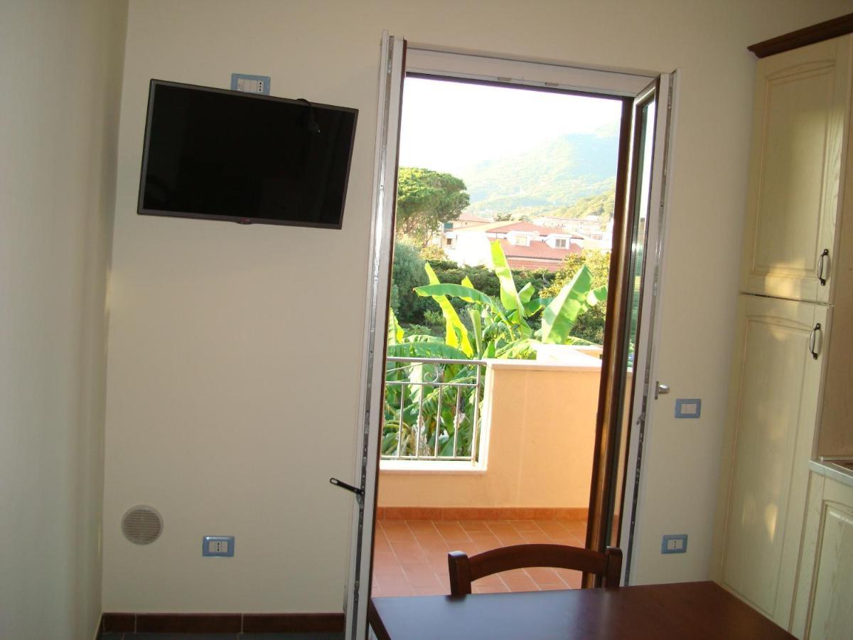 Guest House Mare E Luna Fiumefreddo Bruzio Bagian luar foto