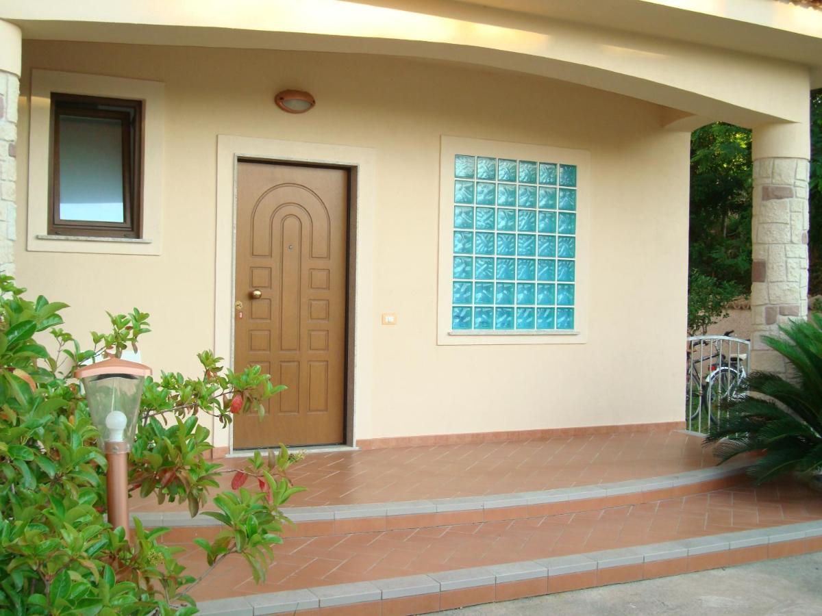 Guest House Mare E Luna Fiumefreddo Bruzio Bagian luar foto