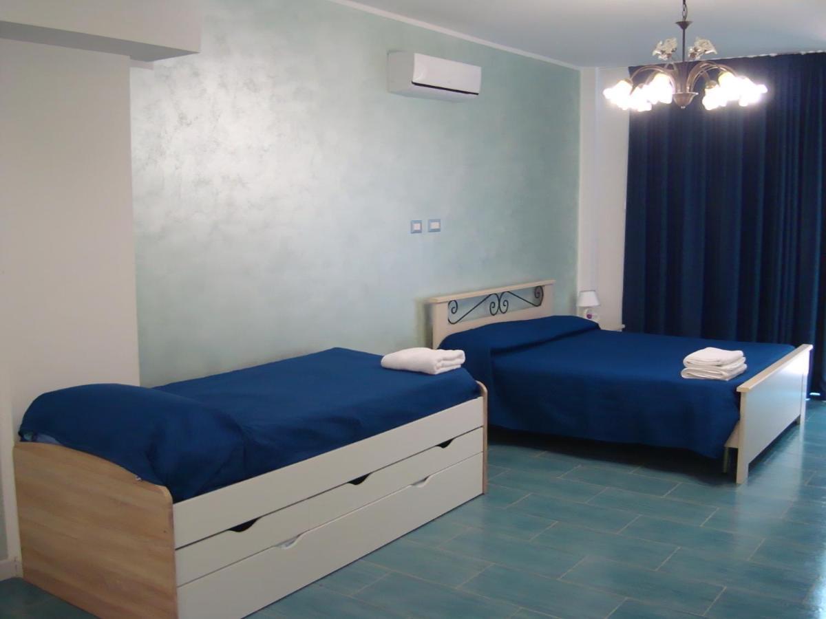 Guest House Mare E Luna Fiumefreddo Bruzio Bagian luar foto