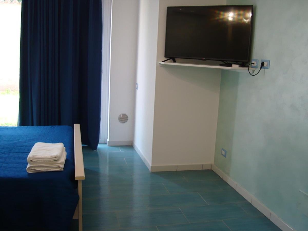 Guest House Mare E Luna Fiumefreddo Bruzio Bagian luar foto