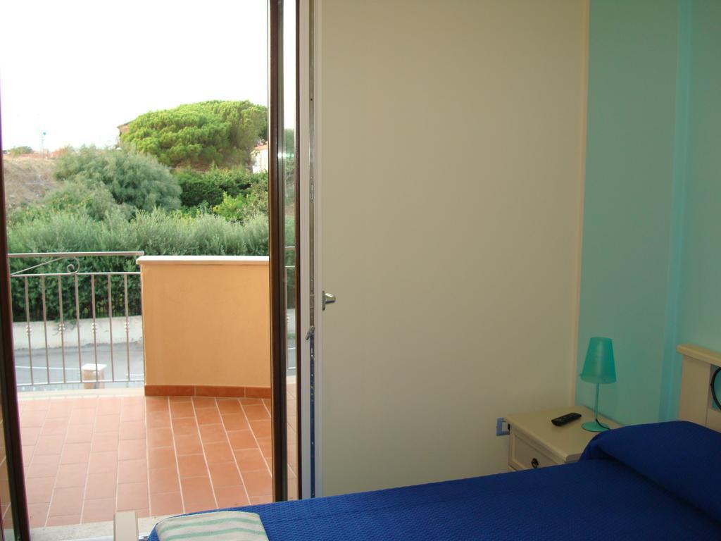 Guest House Mare E Luna Fiumefreddo Bruzio Bagian luar foto