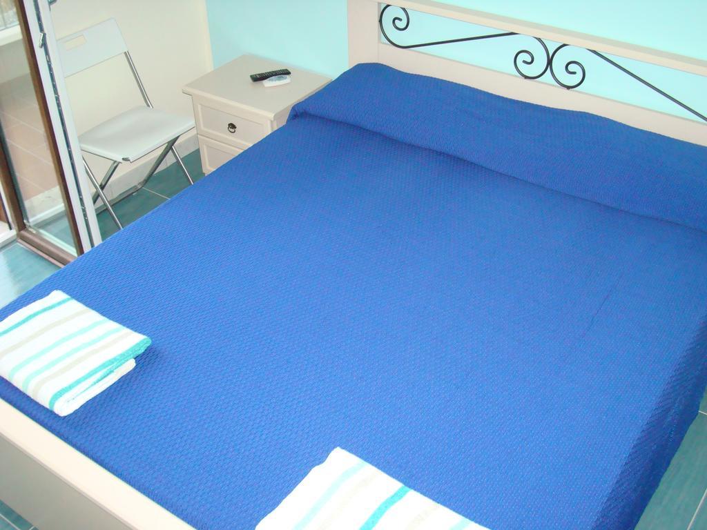 Guest House Mare E Luna Fiumefreddo Bruzio Bagian luar foto