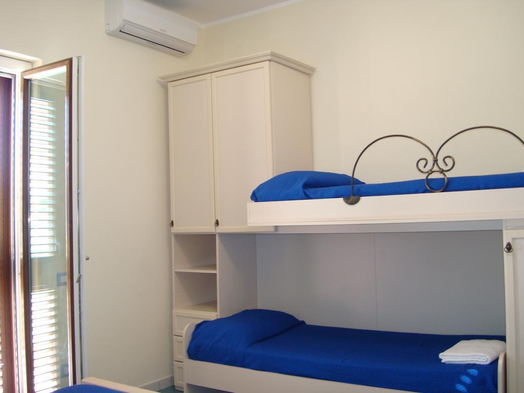 Guest House Mare E Luna Fiumefreddo Bruzio Bagian luar foto