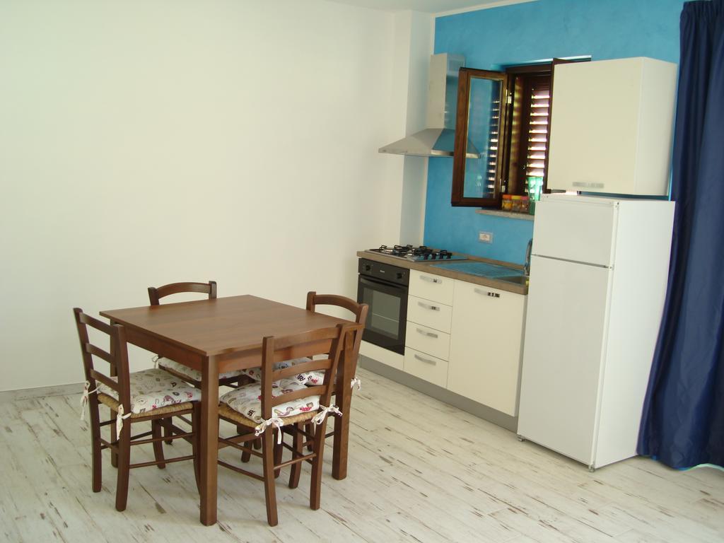 Guest House Mare E Luna Fiumefreddo Bruzio Bagian luar foto