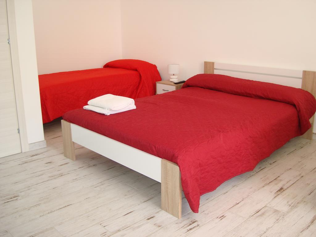 Guest House Mare E Luna Fiumefreddo Bruzio Bagian luar foto