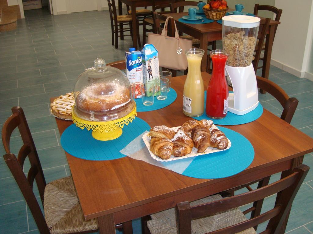 Guest House Mare E Luna Fiumefreddo Bruzio Bagian luar foto