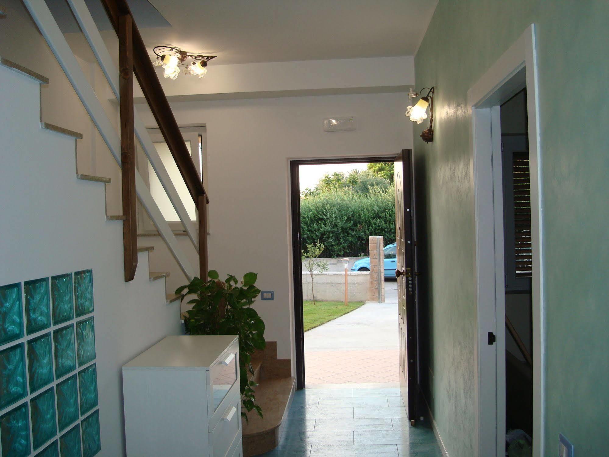 Guest House Mare E Luna Fiumefreddo Bruzio Bagian luar foto