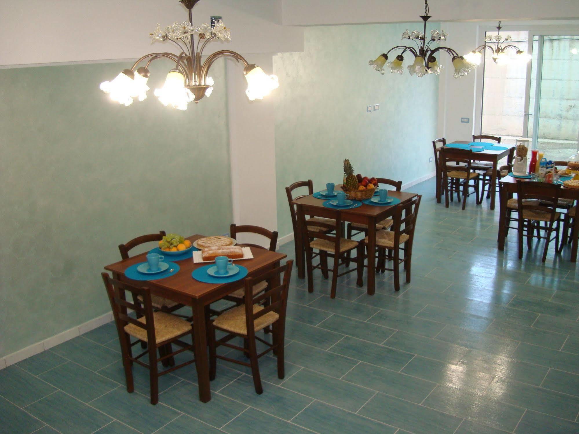 Guest House Mare E Luna Fiumefreddo Bruzio Bagian luar foto
